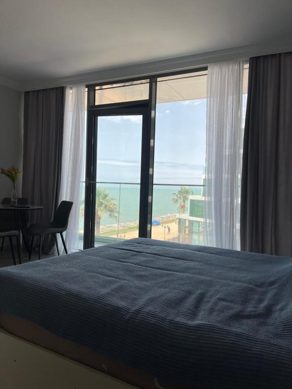 هتل سوپیریر سی ویو - رایت آن د بیچ - Superior Sea view - Right on the Beach