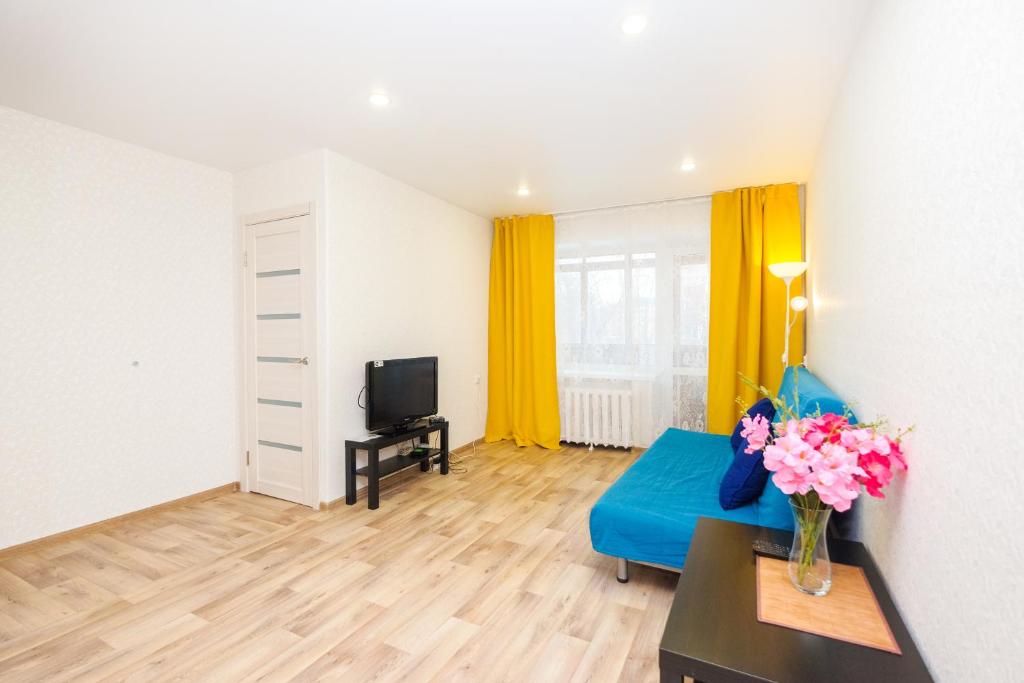 هتل ان اس کا - کورتیرکا، آپارتمان بلویخره 65 NSK-Kvartirka, Apartment Blyukhera 65