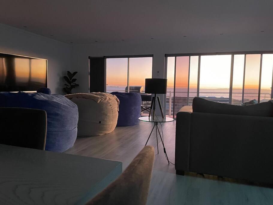 هتل گلدن هارایزن پنت هاوس - Golden Horizon Penthouse