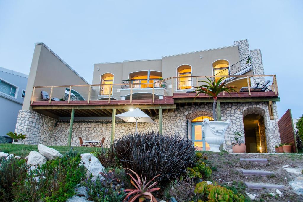 هتل ویلا پسکاتوری Villa Pescatori