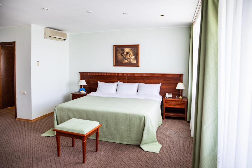 دی‌ آی‌ اس هتل DIS Hotel