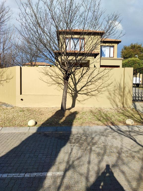 هتل کیالامی بولوارd استیت، کیالامی هیلز اکس 10 رابین روده میدراNd Kyalami Boulevard Estate, Kyalami Hills ext 10 Robin Road Midrand
