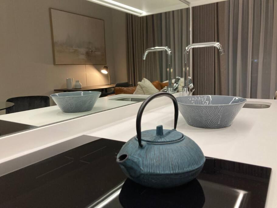 هتل لاکچری آپارتمان در الیپس واتر فال، مید رند نییر مال آف آفریقا Luxury Apartment at Ellipse Waterfall, Midrand Near Mall of Africa