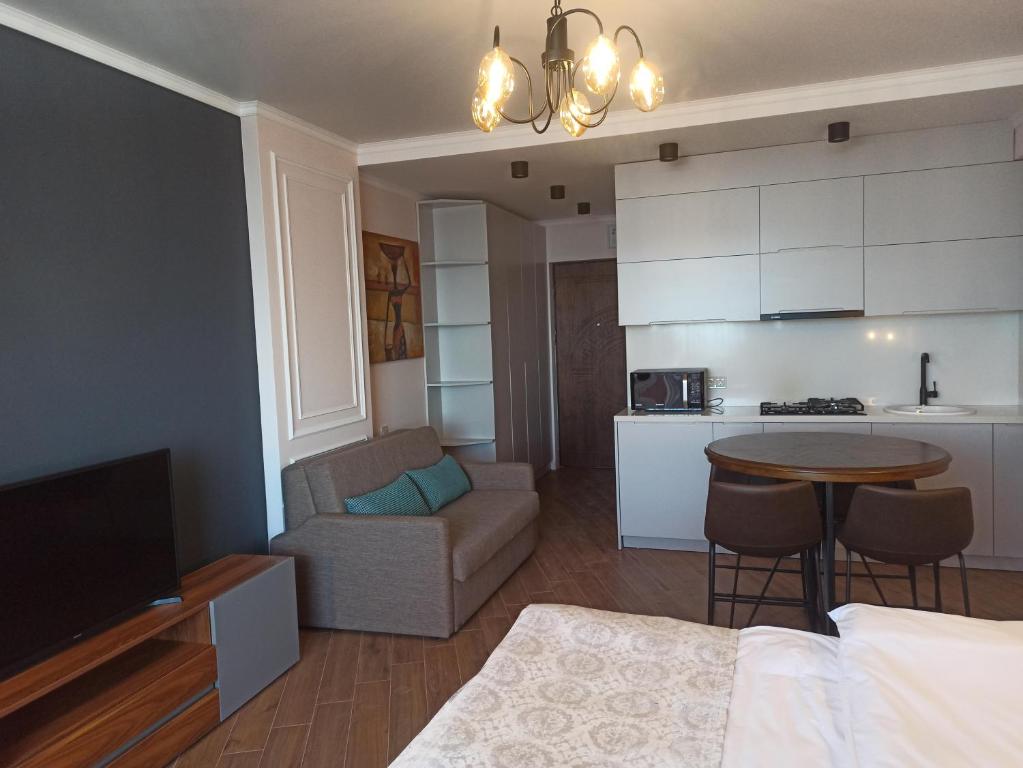 هتل لاکچری آپارتمان بیگ/سی اند ماونتین ویو/های فلور - Luxury Apartment Big/Sea& Mountain View/High Floor