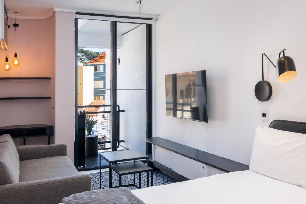 هتل فلمینگو 807: تاپ فلور سی پوینت آپارت ویت بالکنی - Flamingo807: Top Floor Sea Point Aprt with Balcony