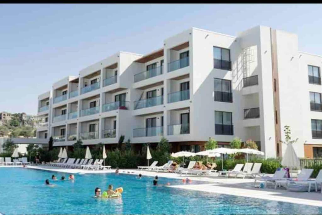هتل سی بریز ریزورت، نارداران Sea Breeze Resort, Nardaran