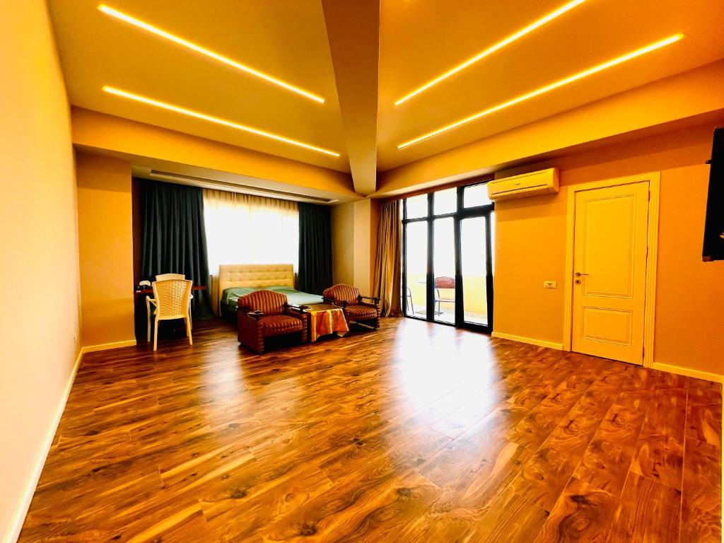 هتل سکرستس روم باکو - Secrets Room Baku