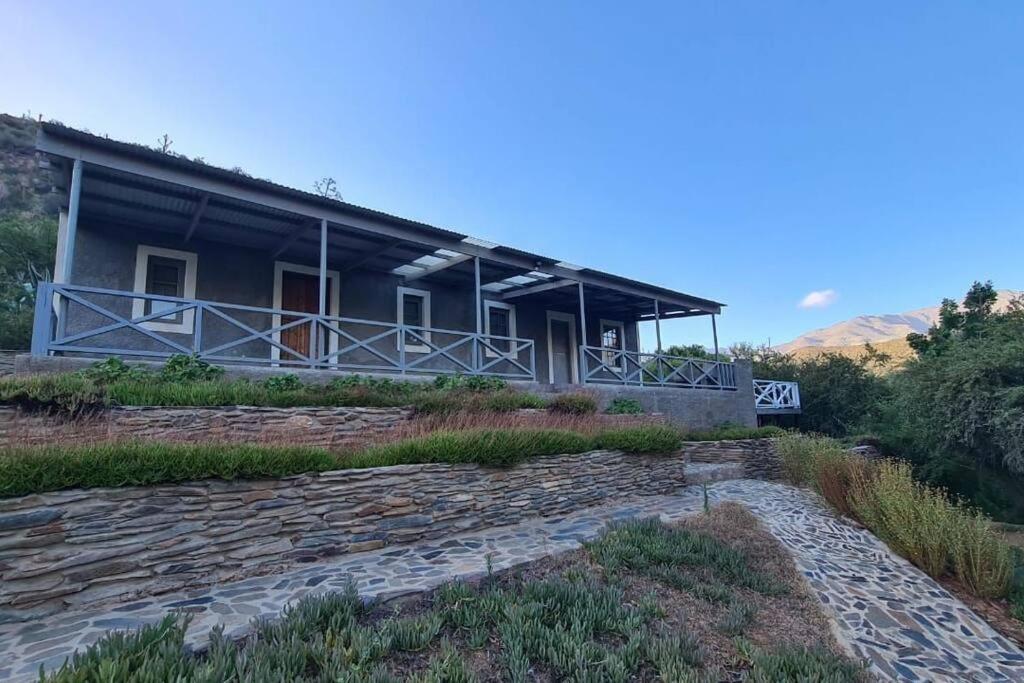 هتل بیلیز ریورساید کاتج - گو گرین! - Bailey's Riverside Cottage - Go Green!