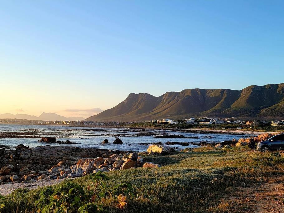 هتل ادوربل 2 بدروم کاتج وید اسپیشس ویراندا - Adorable 2 Bedroom Cottage with spacious veranda