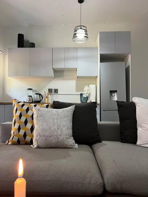 هتل کوزی اپت 5 مین تو سندتون سیتی 8 - Cosy apt 5min to Sandton City 8