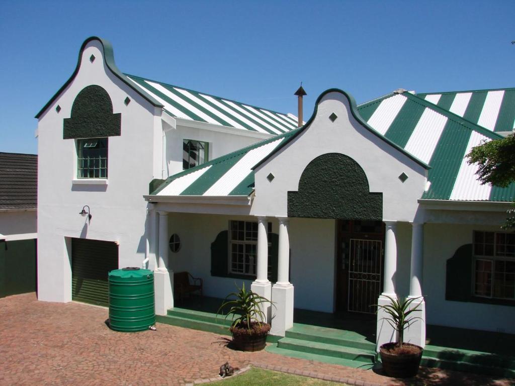 هتل ذ فارم هاوس بی اند بی The Farmhouse B&B