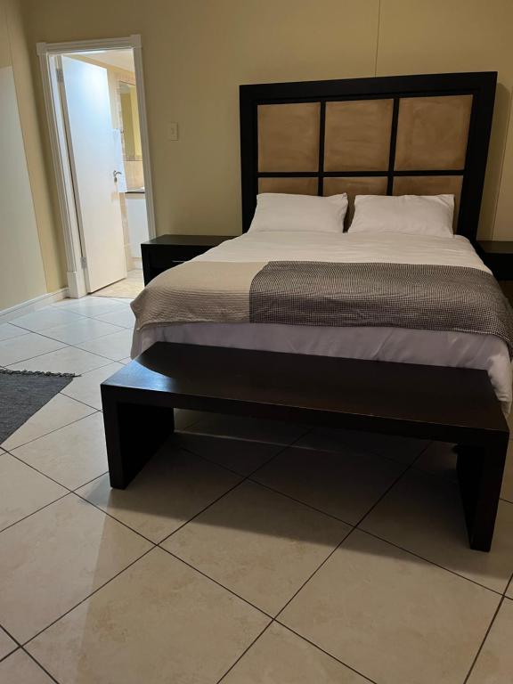 هتل ۳۸ هاربورویو - 38 Harbourview