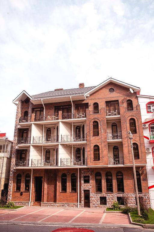 هتل گست هاوس بونا می Guest House BoNaMi