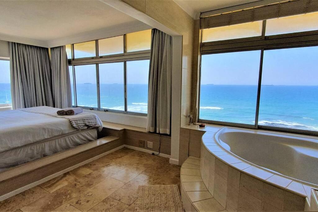 هتل 25 برانز بی اومهلنگا راکس - 25 Bronze Bay Umhlanga Rocks