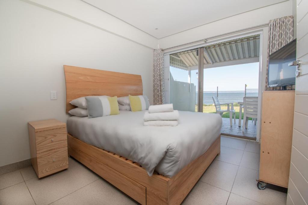 هتل 1 برنز بیچ اومهلانگا راکس - 1 Bronze Beach Umhlanga Rocks
