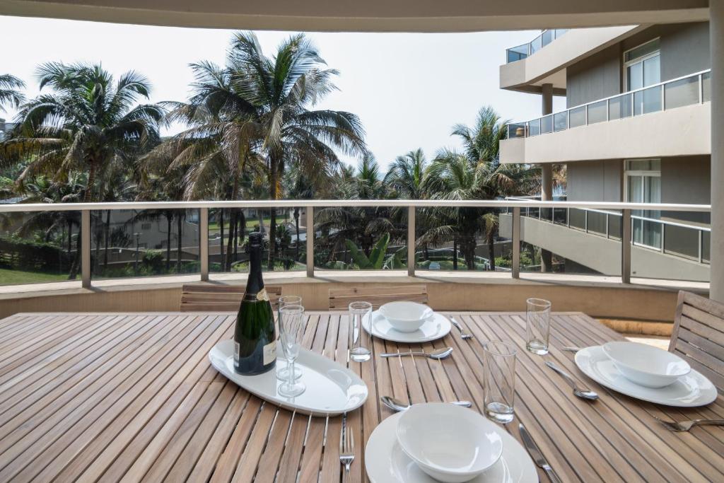 هتل بالیتو مَنور ویو ۲۰۶ - ویت جنراتور - Ballito Manor View 206 - With Generator