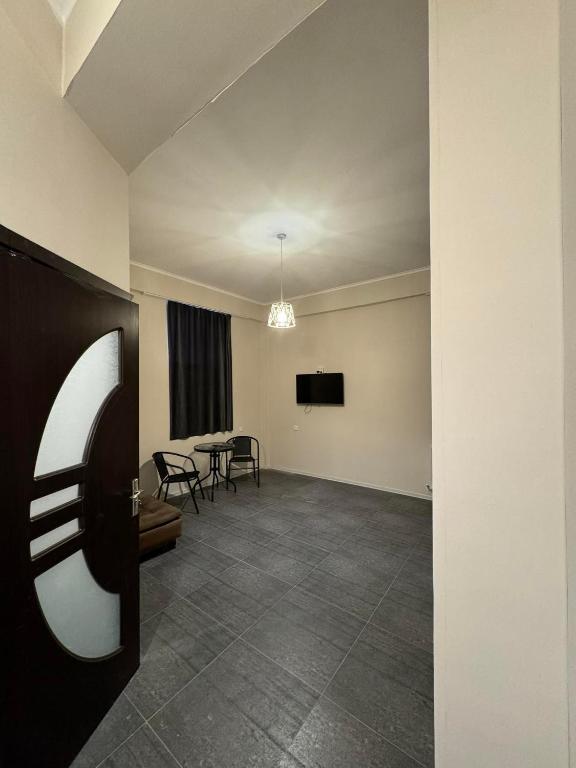 هتل پتر ایبری است ان 14 - Petre iberi st N 14