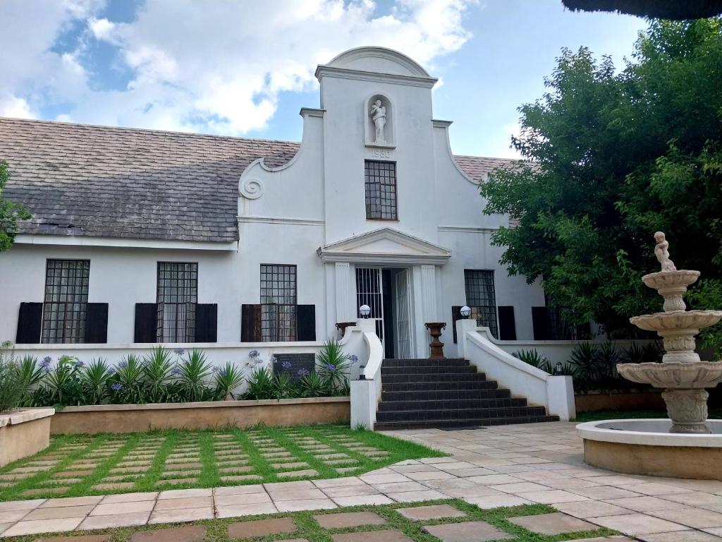 هتل کانستانتیا گست لاج CONSTANTIA GUEST LODGE
