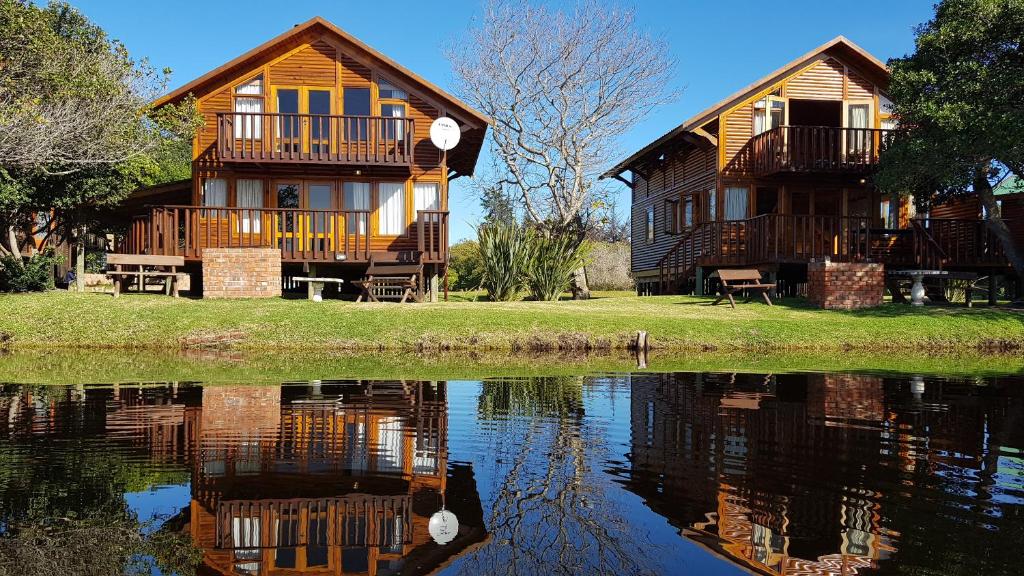 هتل پایرتس کریک سلف کترینگ شالتس Pirates Creek Self-Catering Chalets