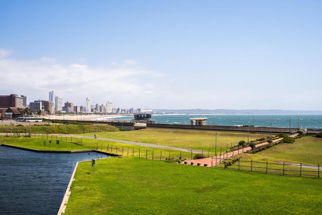 هتل پوینت واتر فرانت اگزکیوتیو آپارتمان - Point water front executive apartment