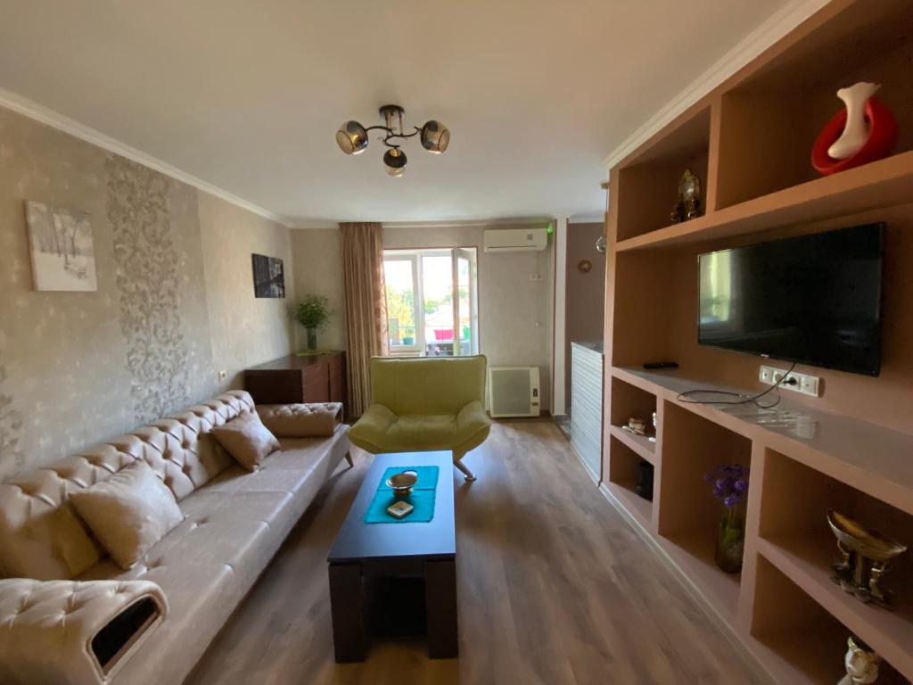 هتل چامینگ آپارتمنت این سابورتالو - Charming Apartment in Saburtalo