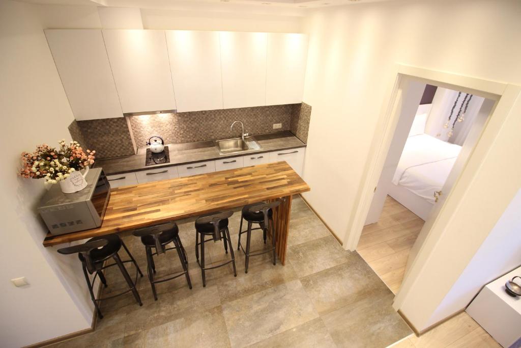 هتل سوپر لاکچری آپارتمنتس Super Luxury Apartments