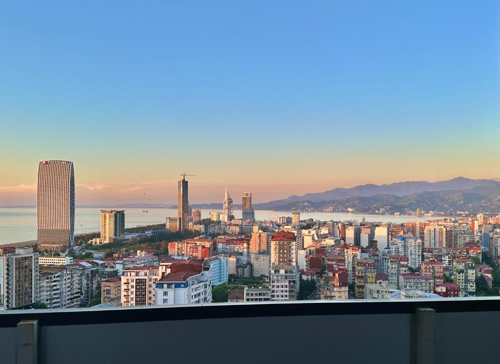 هتل پانورامیک ویوز آف د زیا، ماونتس اند سیتی - Panoramic views of the sea, mountains and city