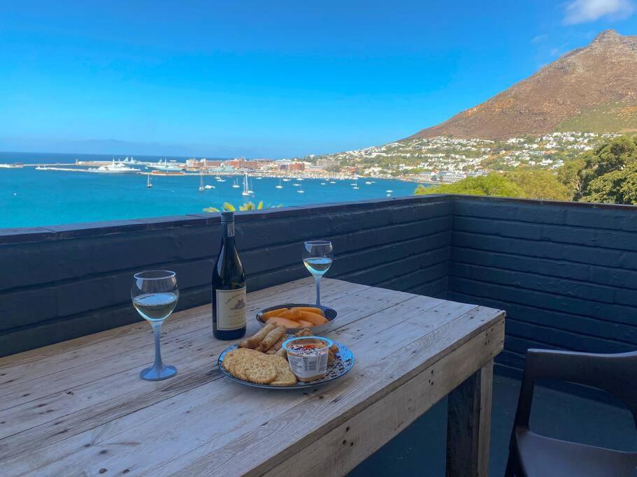 هتل لاک آپ اند گو آپت ویث گریت ویوز این سایمنز تاون - Lock up & go apt w/ great views in Simons Town