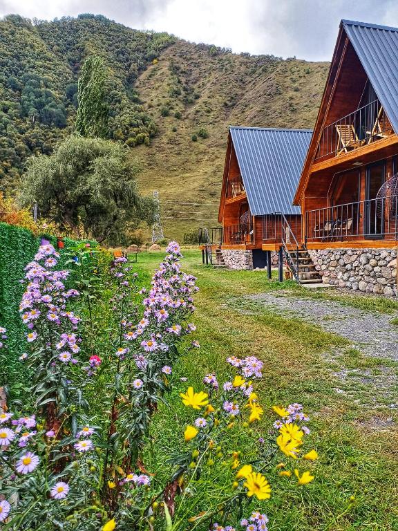 هتل پانوراما کاتجز این اسنوی Panorama cottages in Sno