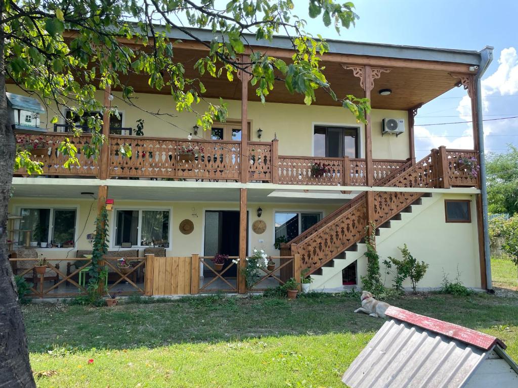 هتل فرندلی هوم Friendly Home