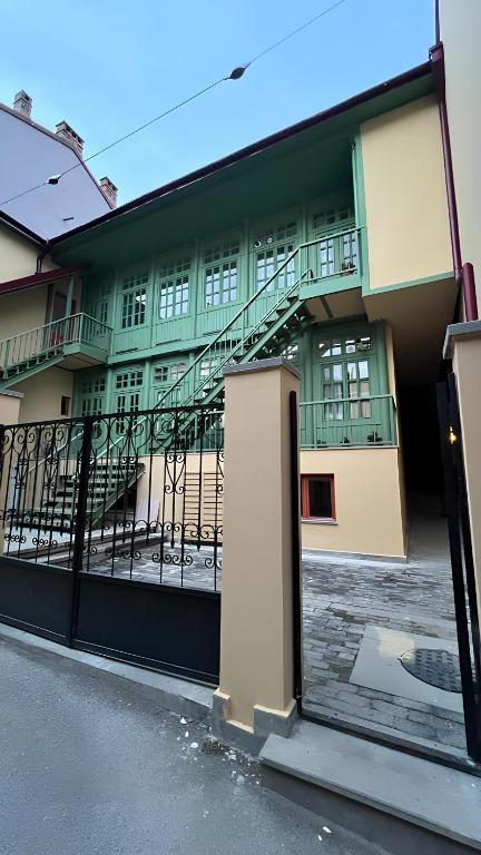 هتل تبیلیسی سنترال آپارتمان - Tbilisi Central Apartment