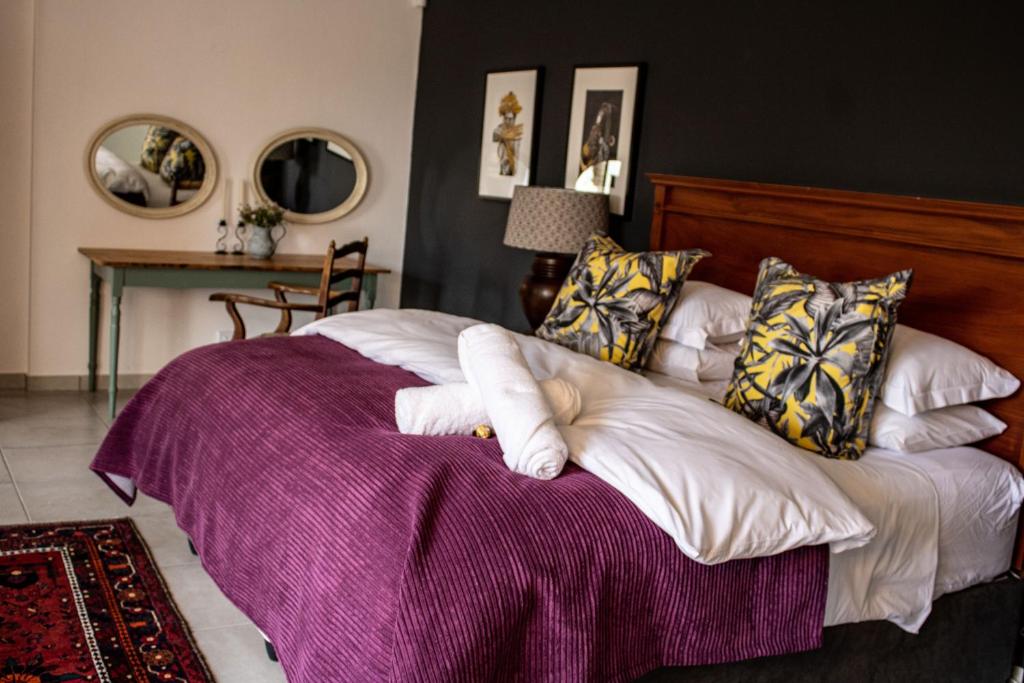 هتل 5 رمبراندت گست هاوس 5 Rembrandt Guesthouse