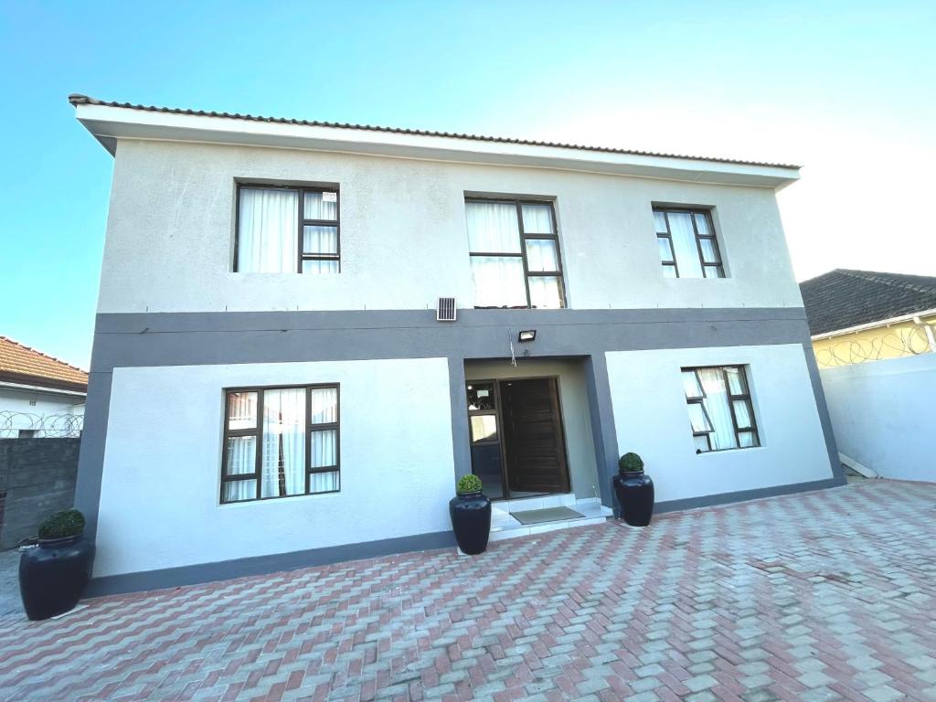 هتل ادیل گست‌هاوس Adiel Guesthouse