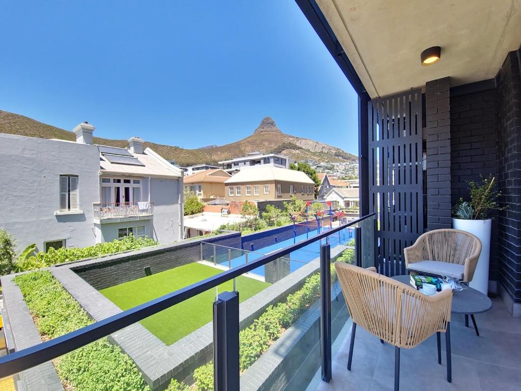 هتل گورجس، برند نیو-وای‌فای، پول-ویوز-فولی سکیور! - Gorgeous, brand new-Wifi,pool-views- Fully secure!