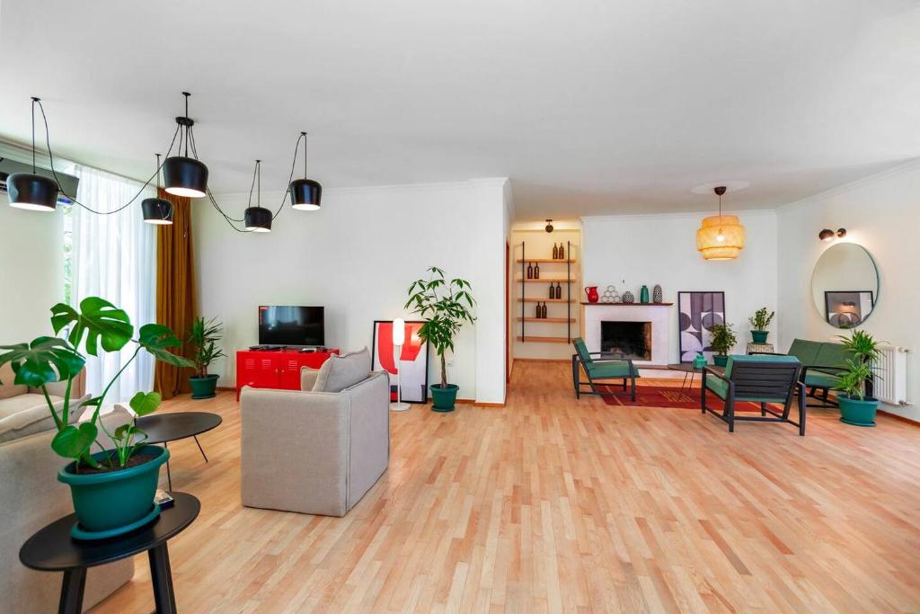 هتل بگ تراس و اسپیشس پلیس و سیتی ویوز 2 بیدروم - Big Terrace&Spacious place&City views✲2 Bedroom
