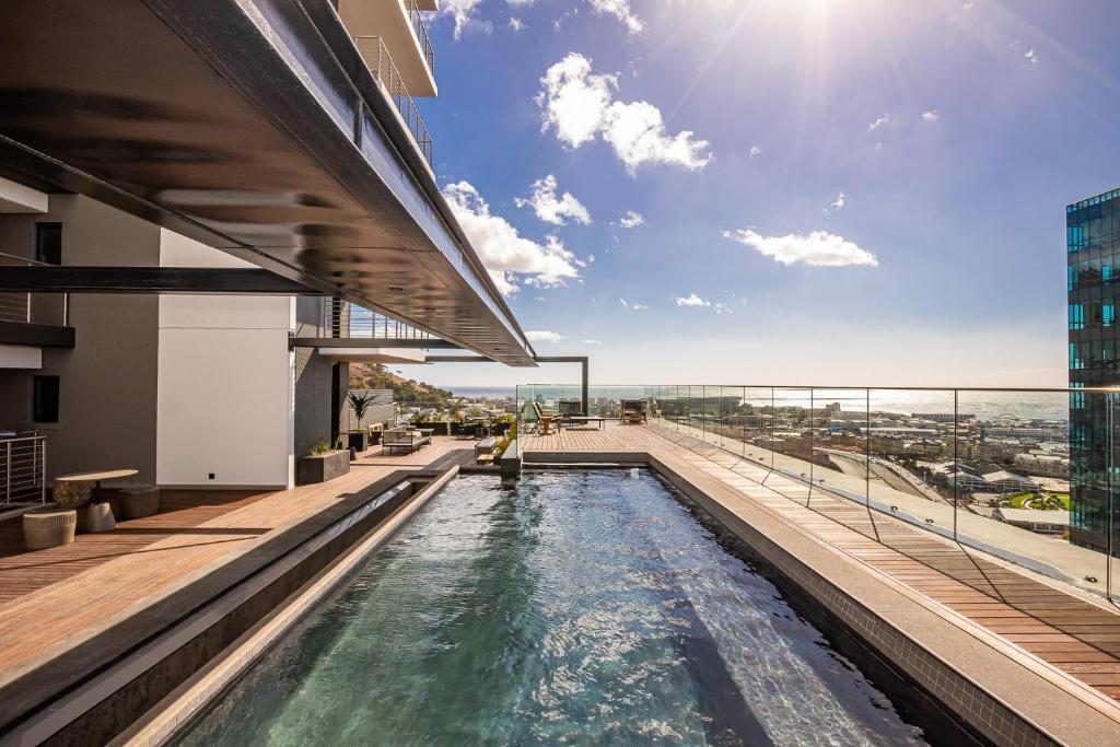 هتل اوت‌دور پول آپارتمان، جیم، بار اند ویوز - Outdoor pool Apartment, Gym, Bar & views