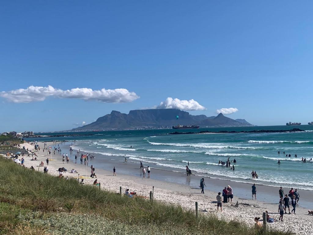 هتل ザ آتلانتیک بلو بلوبرگ بیچفرانت لودشدینگ فرندلی! - The Atlantic Blue Blouberg Beachfront Loadshedding Friendly!