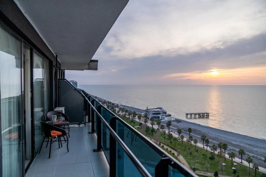 هتل چارمینگ 1BR آپارتن این اربی بیچ-بای وی هاست - Charming 1BR Apartn In Orbi Beach-By Wehost