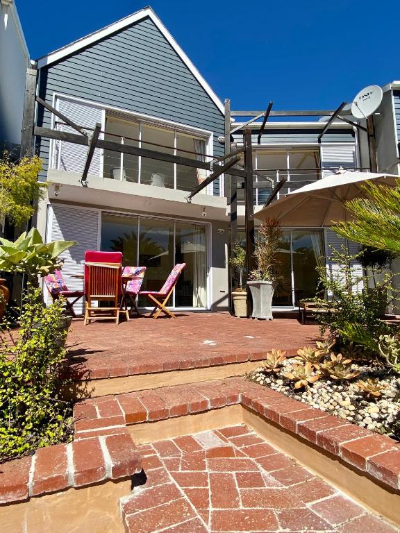 هتل ۴۲ اسپیناکر، د کوییز - 42 Spinnaker, The Quays