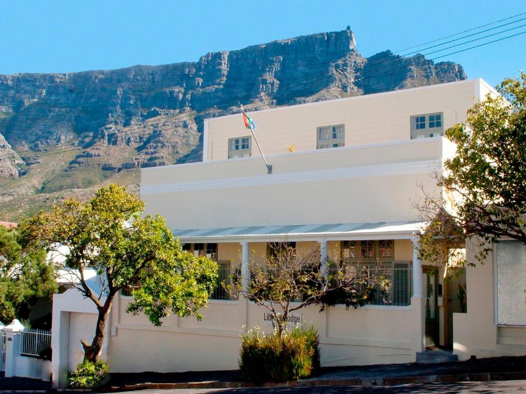 هتل لیبرتیر لادج گست هاوس - Liberty Lodge Guest House