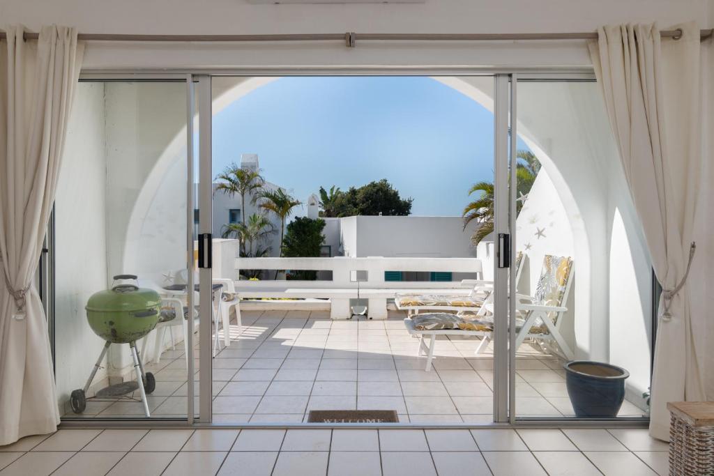 هتل سانتورینی تیرا ۳۸ - فمیلی اونلی - Santorini Thira 38 - Family Only