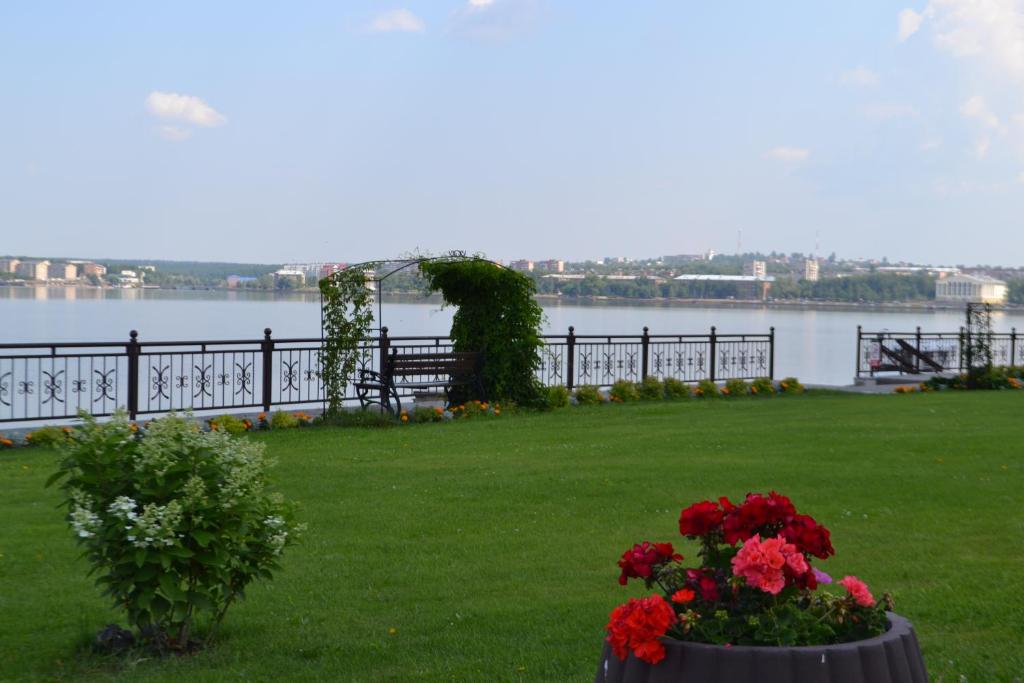 Zhemchuzhina Hotel