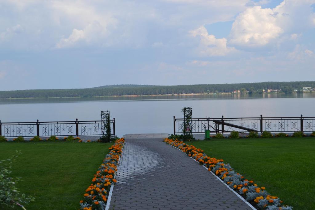 Zhemchuzhina Hotel