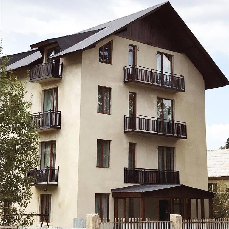 هتل ویلا باکورینیان Villa Bakuriani