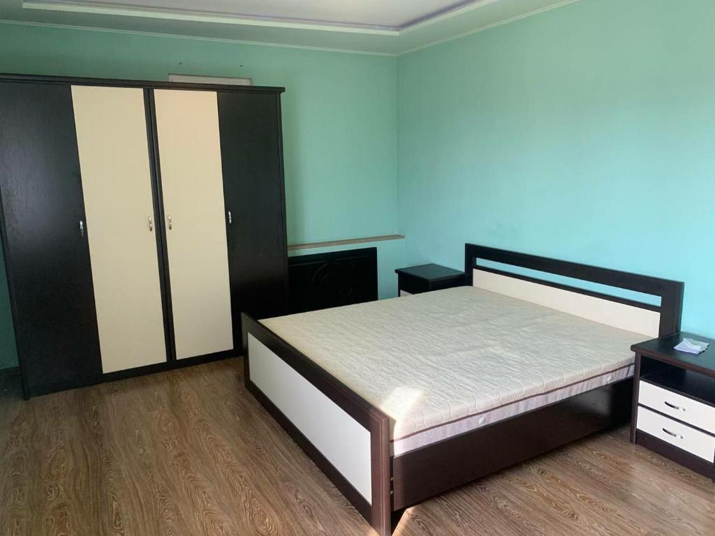 هتل کوزی آپارتمان آن چخوف استریت، سنتر آف تاشکند COZY APARTMENT ON CHEKHOV STREET, CENTER of TASHKENT