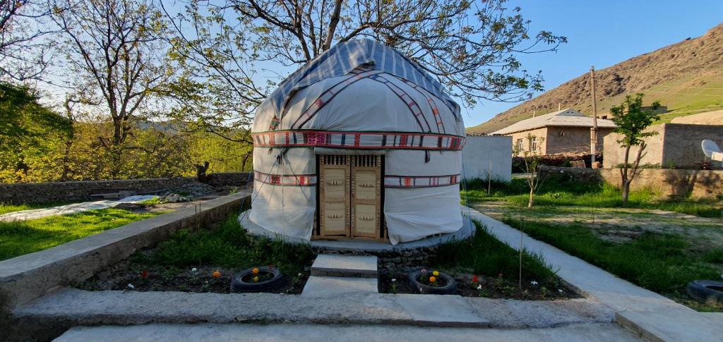هتل کاخار یورت استی و مانتین ویلیج Kakhar Yurt stay & Mountain village