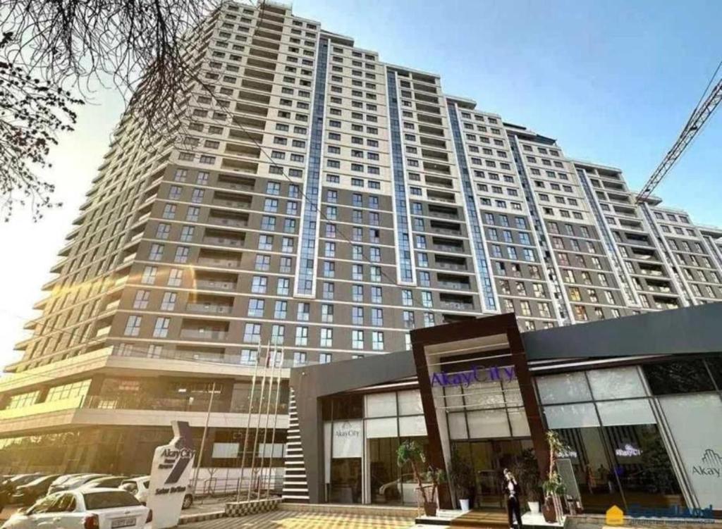 هتل 35-استوری لندمارک: آکای سیتی ریزیدنس 35-Story Landmark: Akay City Residence