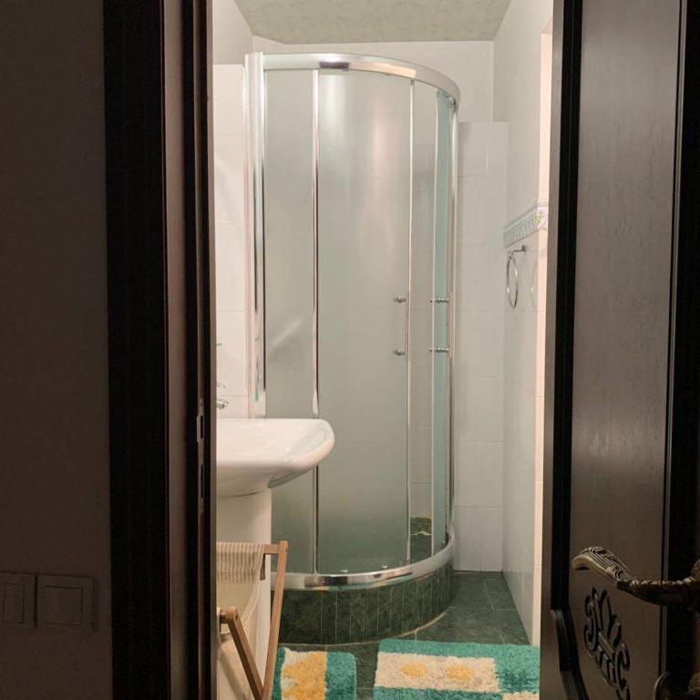 هتل کوزی آپارتمنتس این سی-وان Cozy apartments in C-1
