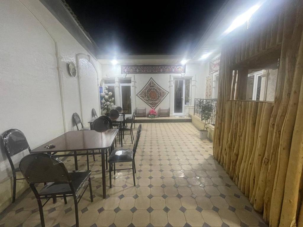 ایسفندیور هتل - Isfandiyor Hotel