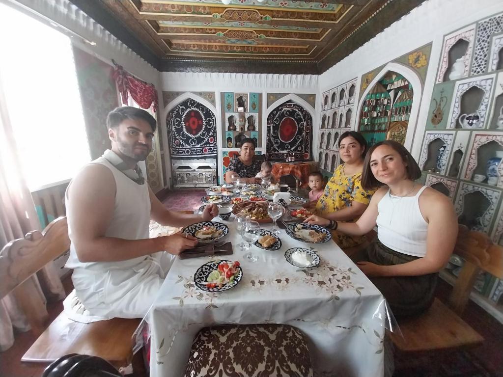 هتل رهیانا یونیق هاوس Reyhana Unique House